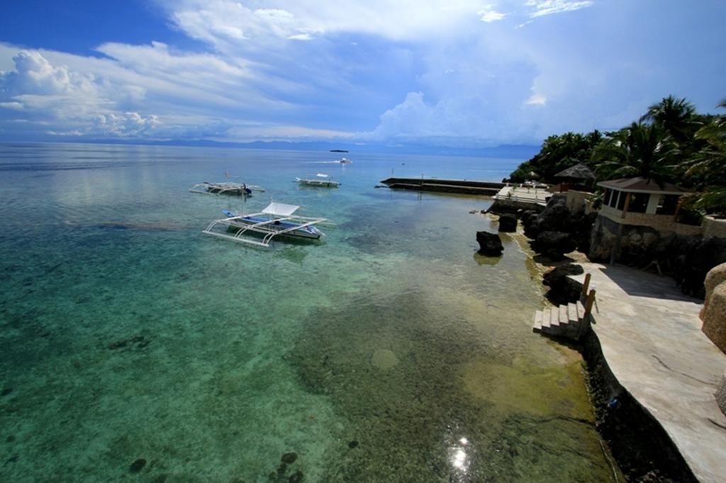 Magic Island Dive Resort Moalboal Exterior photo